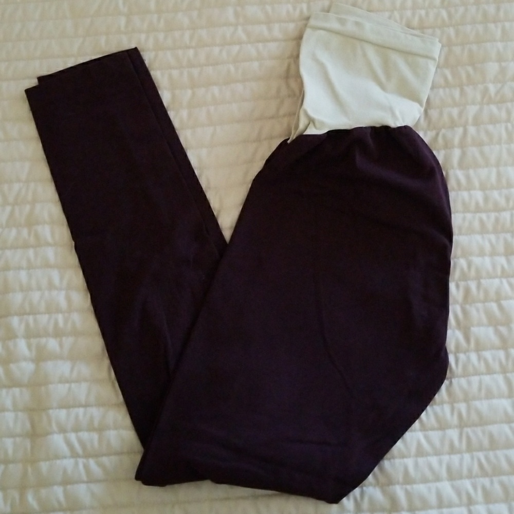 Motherhood Maternity plum leggings